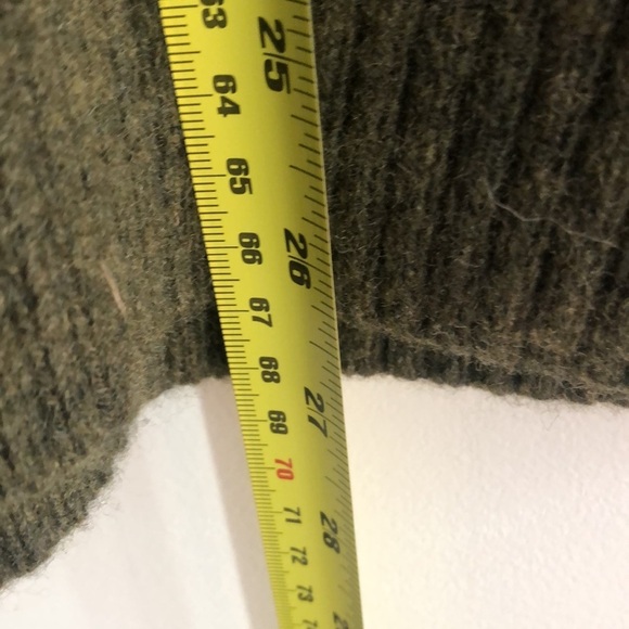 Black  Brown 1826 lambs wool blend forest green size S - M V neck Pul… - Picture 7 of 8